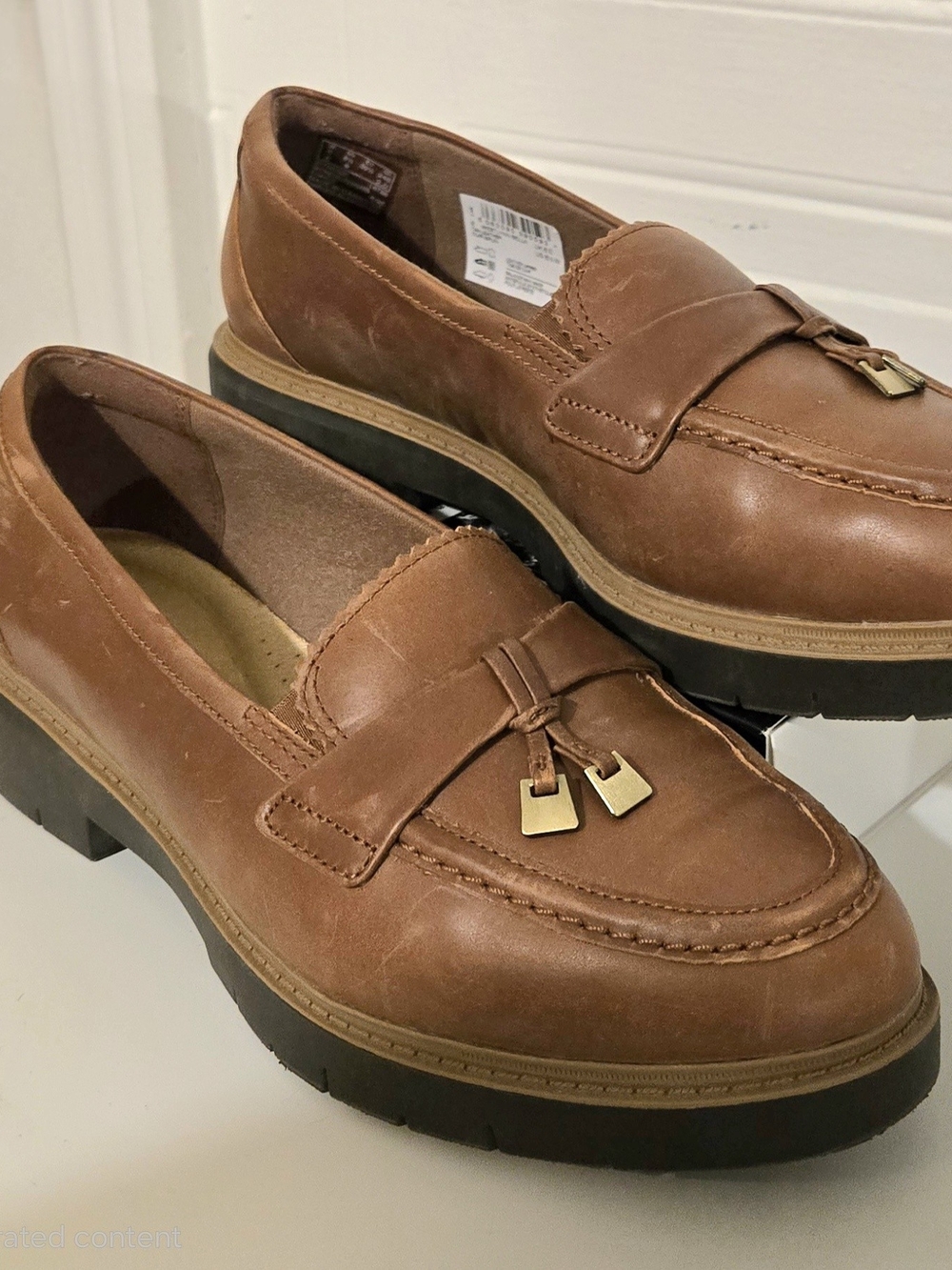 Womens Classic Tassel Loafers in Brown